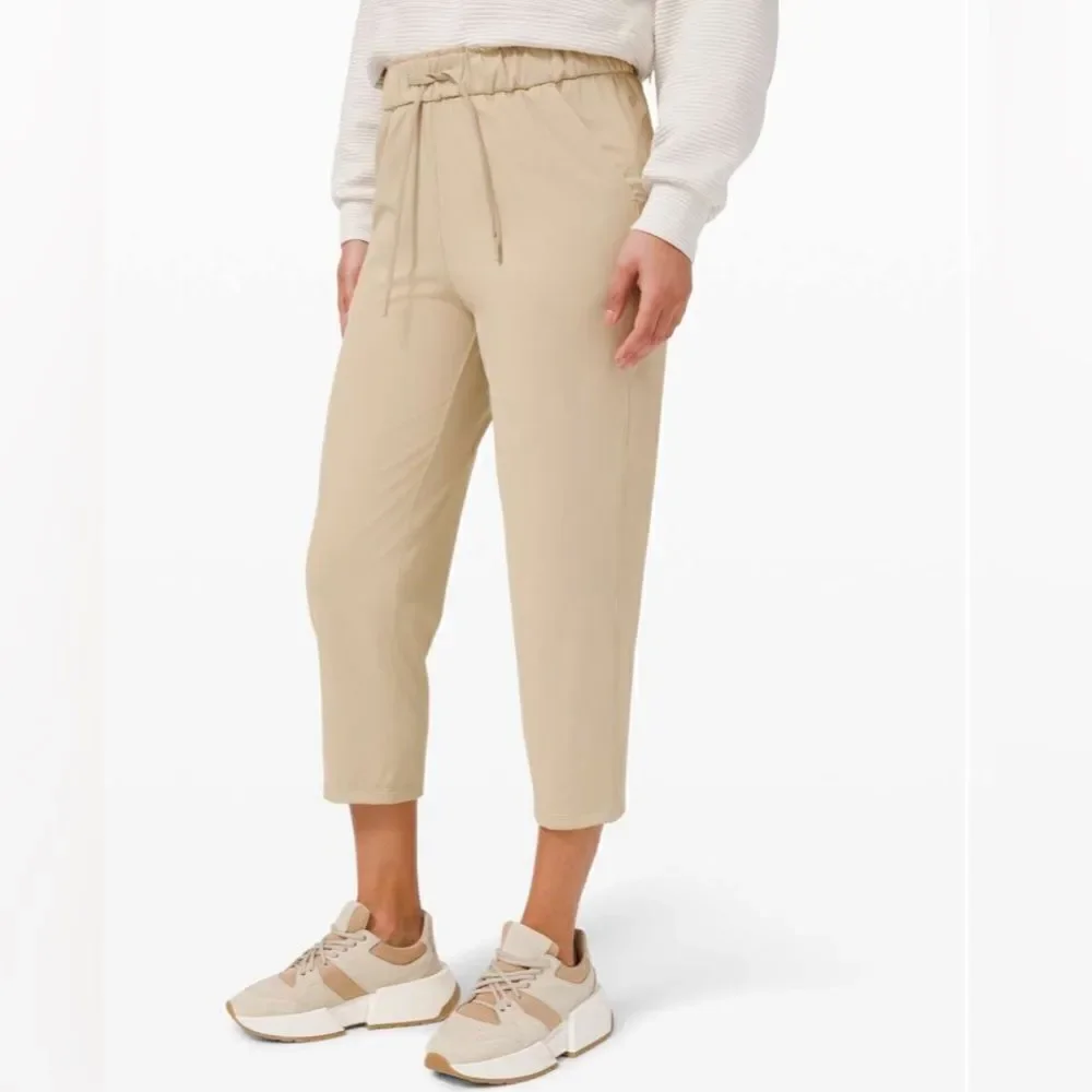Lululemon Stretch High Rise Crop 23
